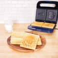 thumbnail image 3 of Uncanny Brands Mandalorian Waffle Maker - Bounty Hunter & Baby Yoda Waffles - Aparato de cocina Star Wars, 3 of 5