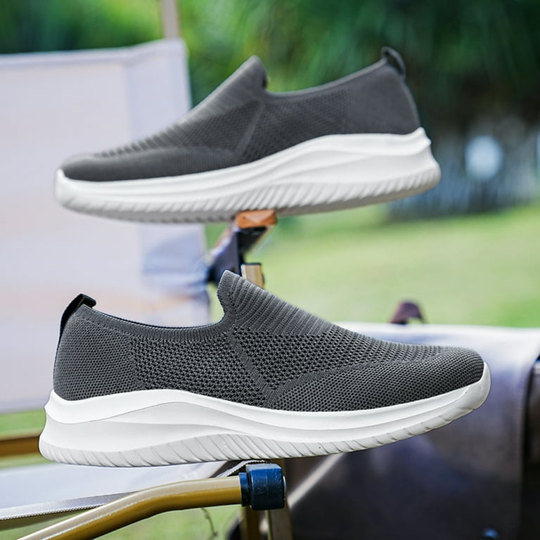 Inexpensive mens running shoes sale
