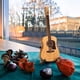thumbnail image 5 of Caja de Madera para Guitarra Acústica con Soporte, Estuche de Almacenamiento Personalizado con Forma de Guitarra para Púas, Soporte para 1 Púa de Madera, Regalo para Guitarristas, Amantes del, 5 of 7