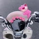 thumbnail image 4 of Accesorios de decoración para coche eléctrico Muñeca de oso de fresa Muñeca Yadi Tailing Girls Muñeca de motocicleta de coche de batería Muñeca, 4 of 7