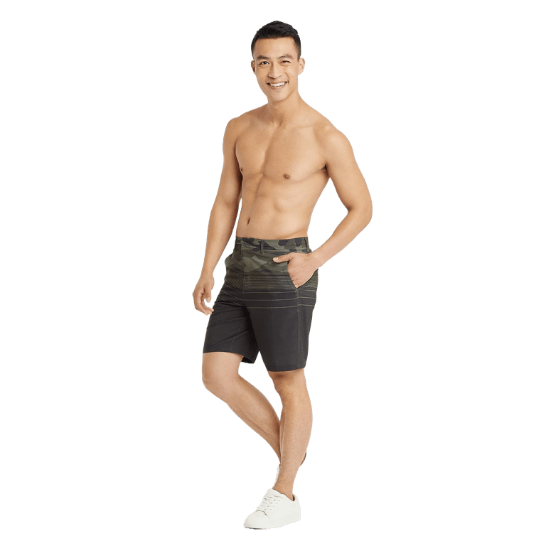Goodfellow Co Men s 9 Hybrid Swim Shorts Camo Print Dark Green 32