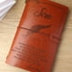 thumbnail image 5 of Cuaderno de cuero, diario de escritura personalizado, 1 diario reutilizable con portabolígrafo, regalo perfecto para mujeres, hombres, escritores y viajeros. Aestivo | E | AESTIVO, 5 of 8