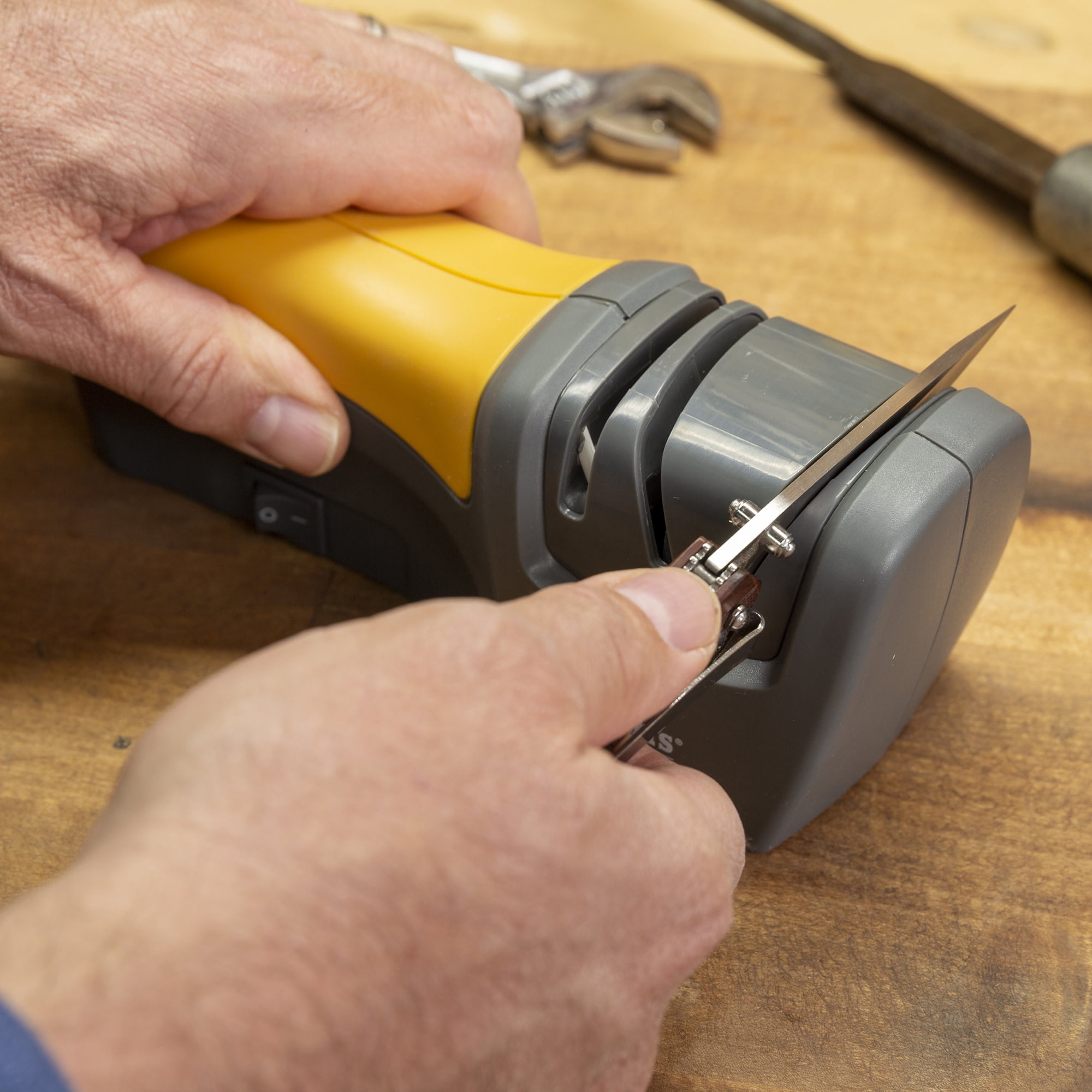Smith's Compact Electric Knife Sharpener 50005