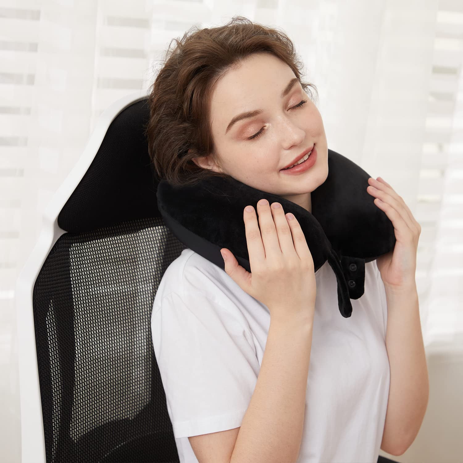 Best airplane headrest hotsell