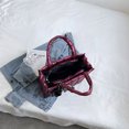 thumbnail image 2 of Bolso Cruzado Gran Capacidad para Mujer Ropa Algodón Acolchada Informal A La 5185 Rojo, 2 of 9
