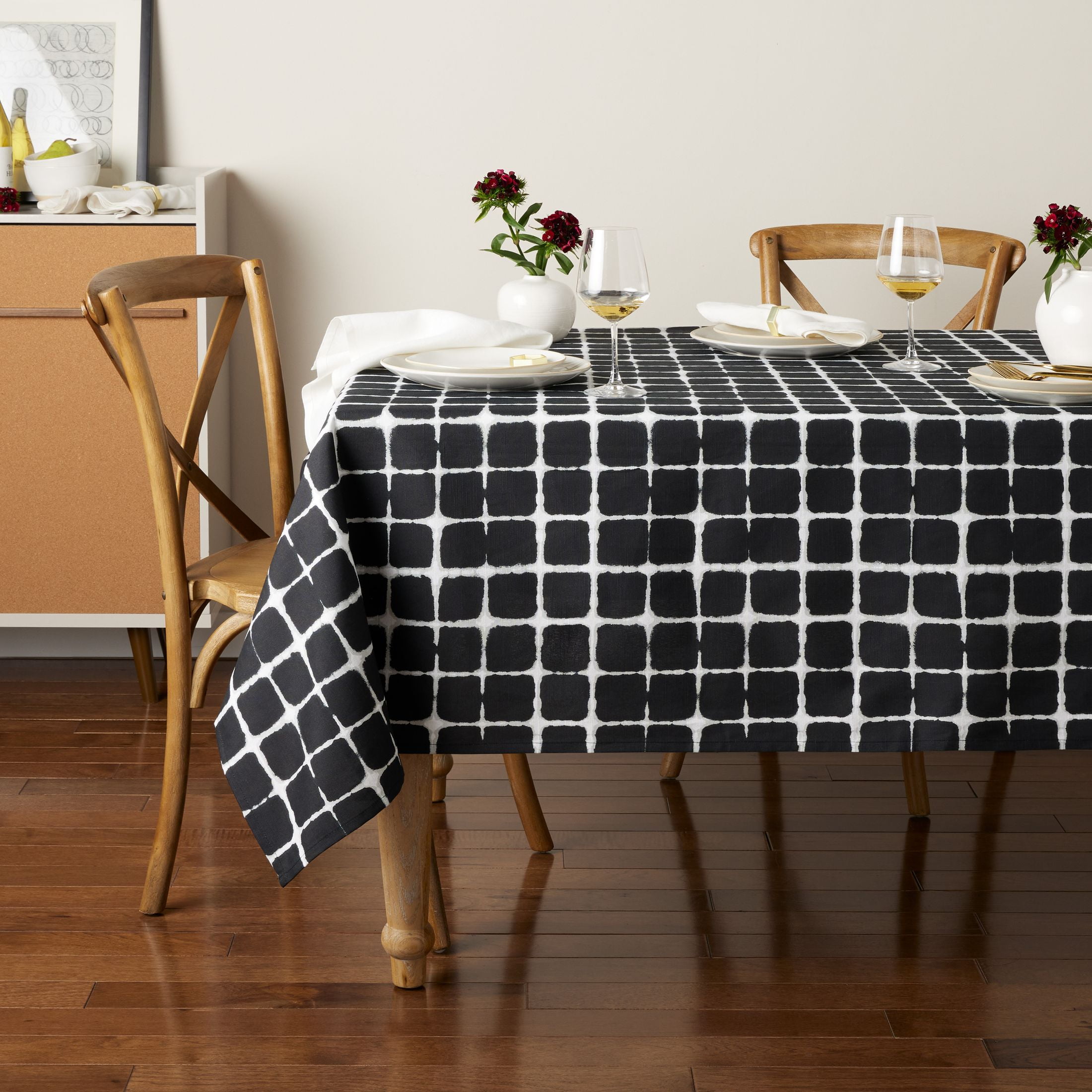 Mainstays Shibori Fabric Tablecloth, Black, 60"W x 102"L, 1 Piece