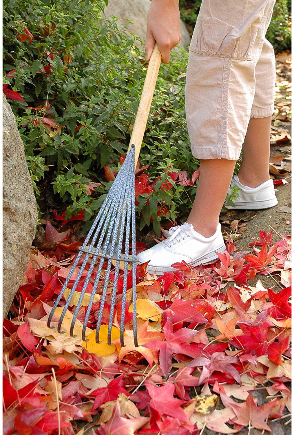 Yard Butler Shrub Rake - Thumbnail 2