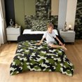 thumbnail image 3 of Manfei Chic Mosaic Camo Twin Comforter Sets, Contemporary Art Camo Bedding Set, Forest Green, Black Reversible, 2-Piece, 1 Comforter and 1 Pillowcase, 3 of 7