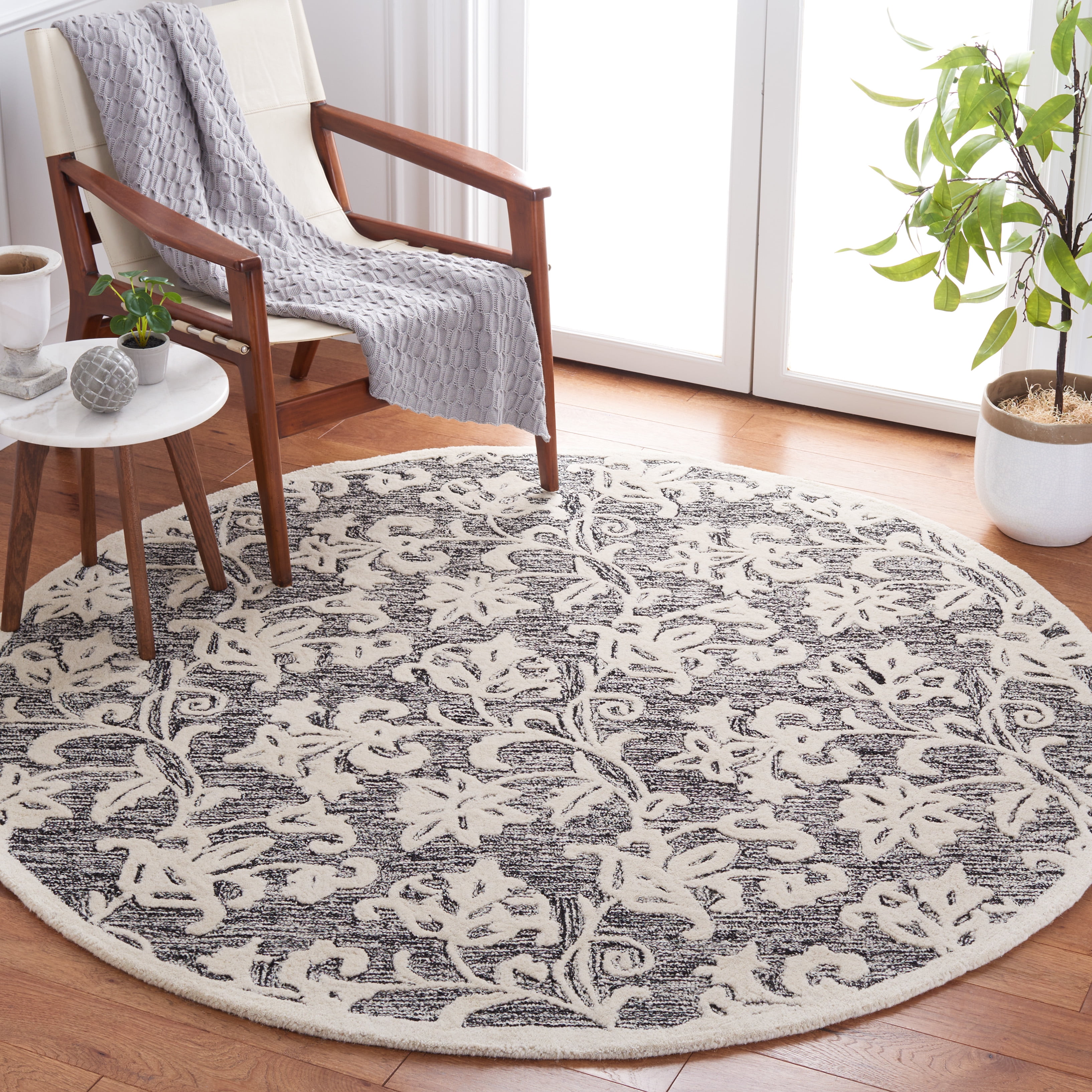 SAFAVIEH Martha Stewart Metro Floral Area Rug, Black/Ivory, 6' x 6' Round