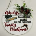 thumbnail image 1 of Listado de decoración con tema navideño Placa de bienvenida para puerta interesante de Navidad Placa de puerta con decoración navideña Tarjeta navideña, 1 of 5