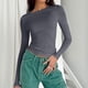 thumbnail image 2 of Top corto de manga larga con cuello redondo para mujer - Camiseta de punto acanalado - Poliéster, tallas S-L - Ropa informal/moda urbana, 2 of 5