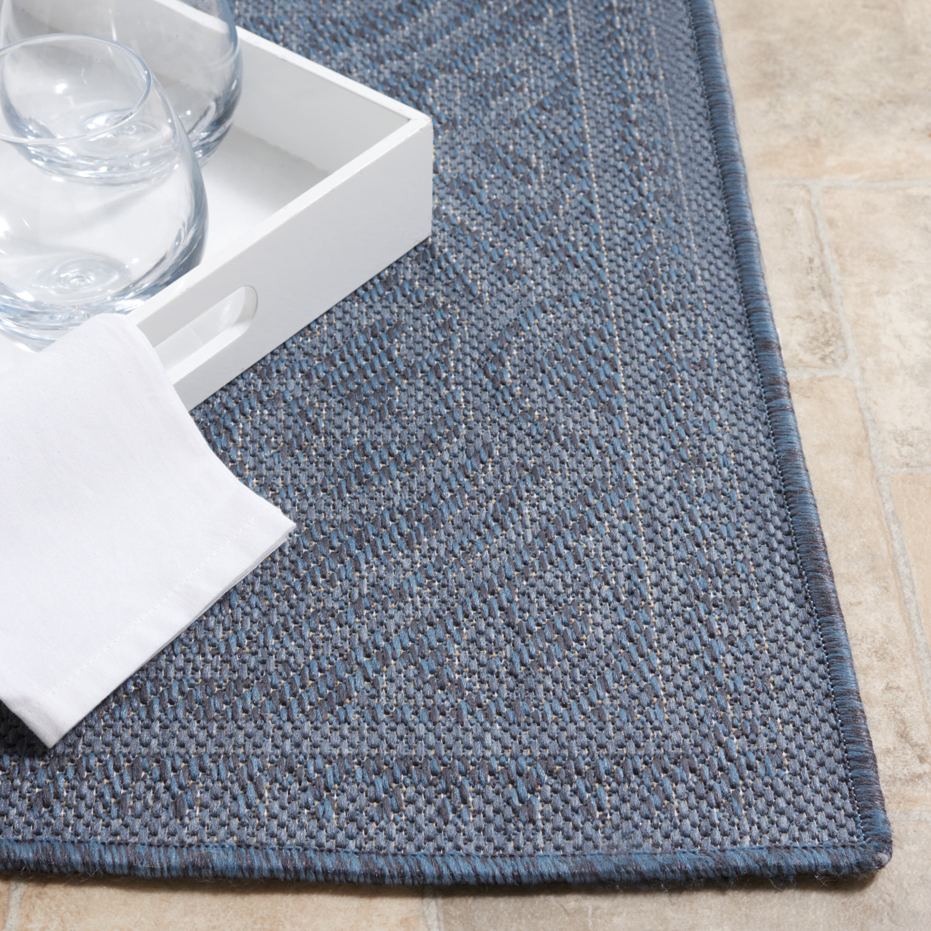 SAFAVIEH Machine Washable Rug Indoor/Outdoor Bermuda Collection - Bermuda Terrance Geometric Indoor/Outdoor Area Rug, Navy, 8' x 10'