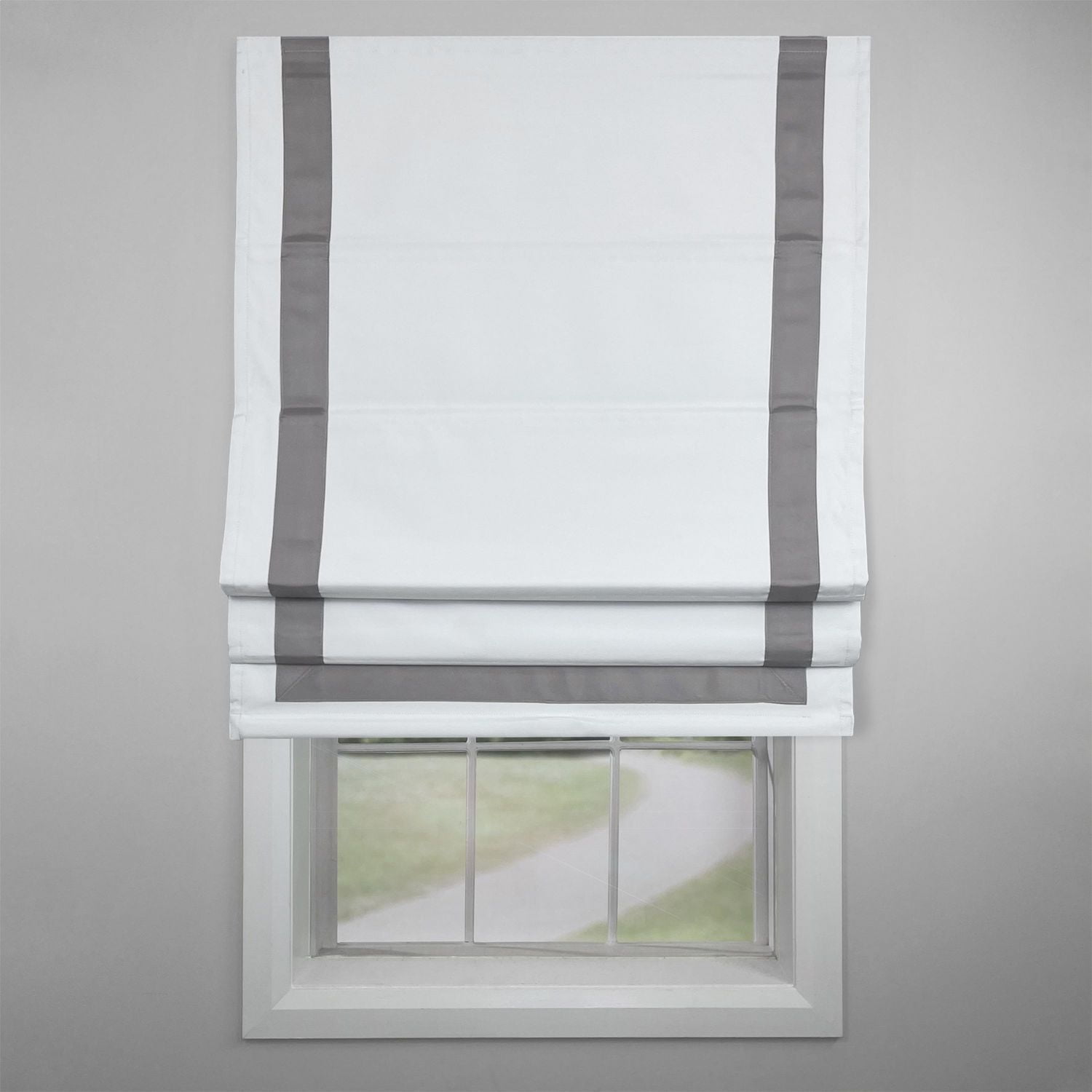 Versailles' Valentina Cordless Roman Shades (27in x 63in