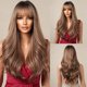 thumbnail image 1 of Peluca rizada ondulada larga marrón con flequillo, cabello sintético suave Natural ajustable, pelucas de fiesta diarias para mujeres, resistente al calor, 1 of 4