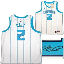 Charlotte Hornets LaMelo Ball Autographed White Nike Swingman Jersey Size XXL Beckett BAS QR 209488