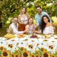thumbnail image 1 of mantel a cuadros con diseño de girasol y búfalo, mantel de vinilo con diseño floral de girasol para primavera y verano, para decoración de fiestas de cumpleaños, bodas, baby showers y interiores y, 1 of 3