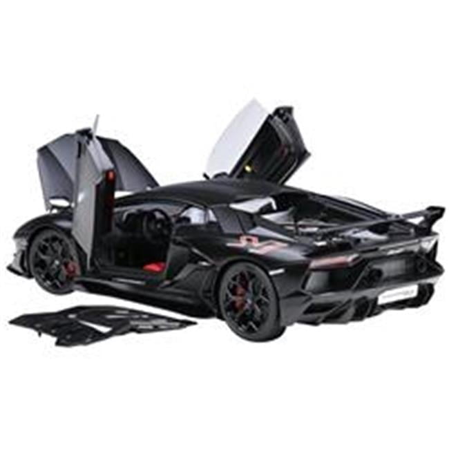 Lamborghini Urus Verde Selvans 1 by 18 Scale Model Car