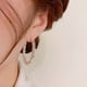 thumbnail image 5 of Pendientes de lujo ligeros y exagerados de estilo retro de metal plateado para mujer, elegantes y únicos, de alta gama, accesorio moderno y chic, 5 of 5