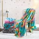 thumbnail image 2 of Manta Betsey Johnson de felpa ultrasuave con cama doble (Día del ramo), 2 of 6