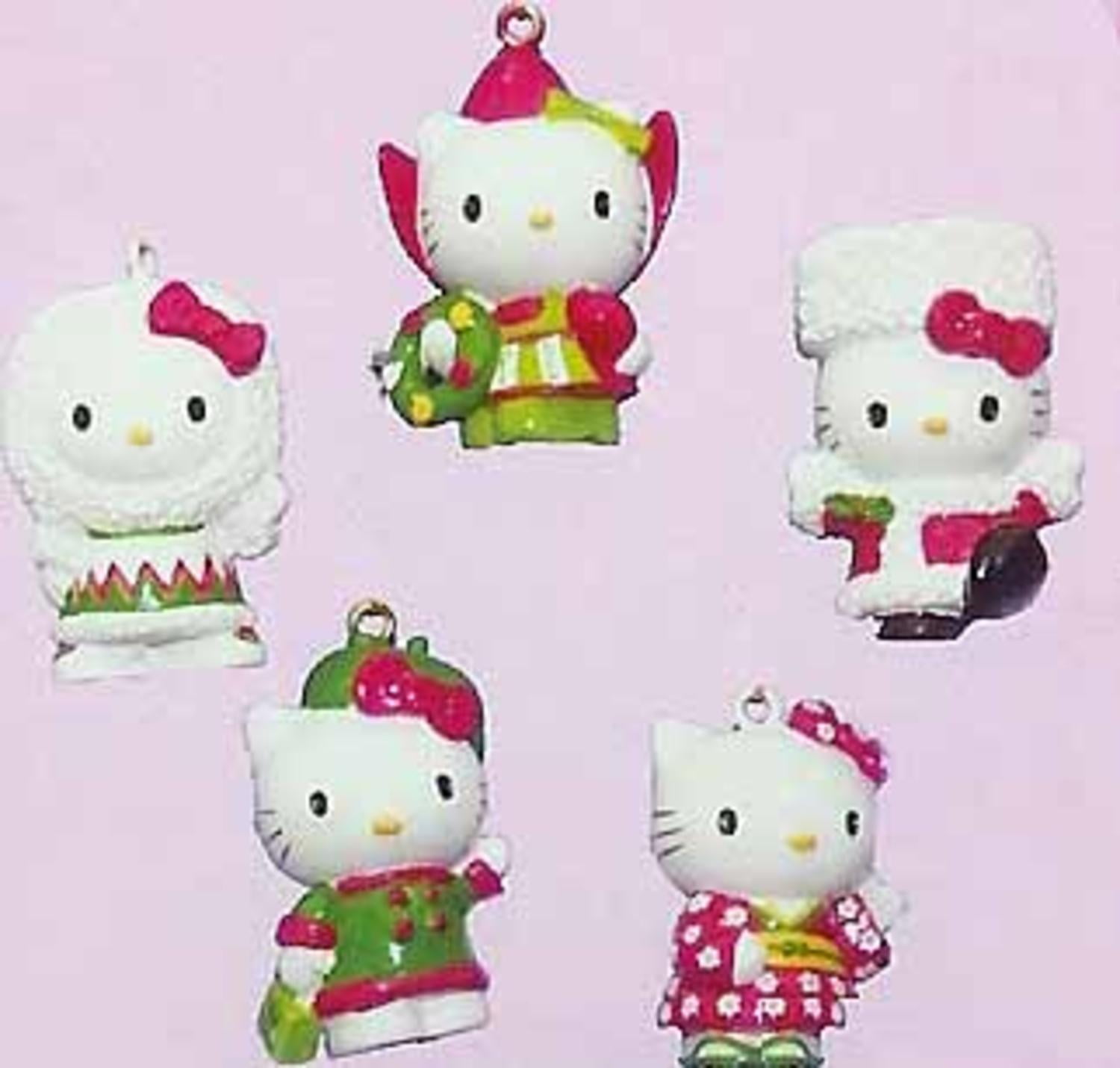 5Piece Global Hello Kitty Miniature Christmas Ornament Gift Set
