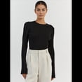 thumbnail image 4 of Camisa Básica de Larga para Mujer, de Punto Acanalado, Ajustada y con Cuello Redondo. Negro M, 4 of 9