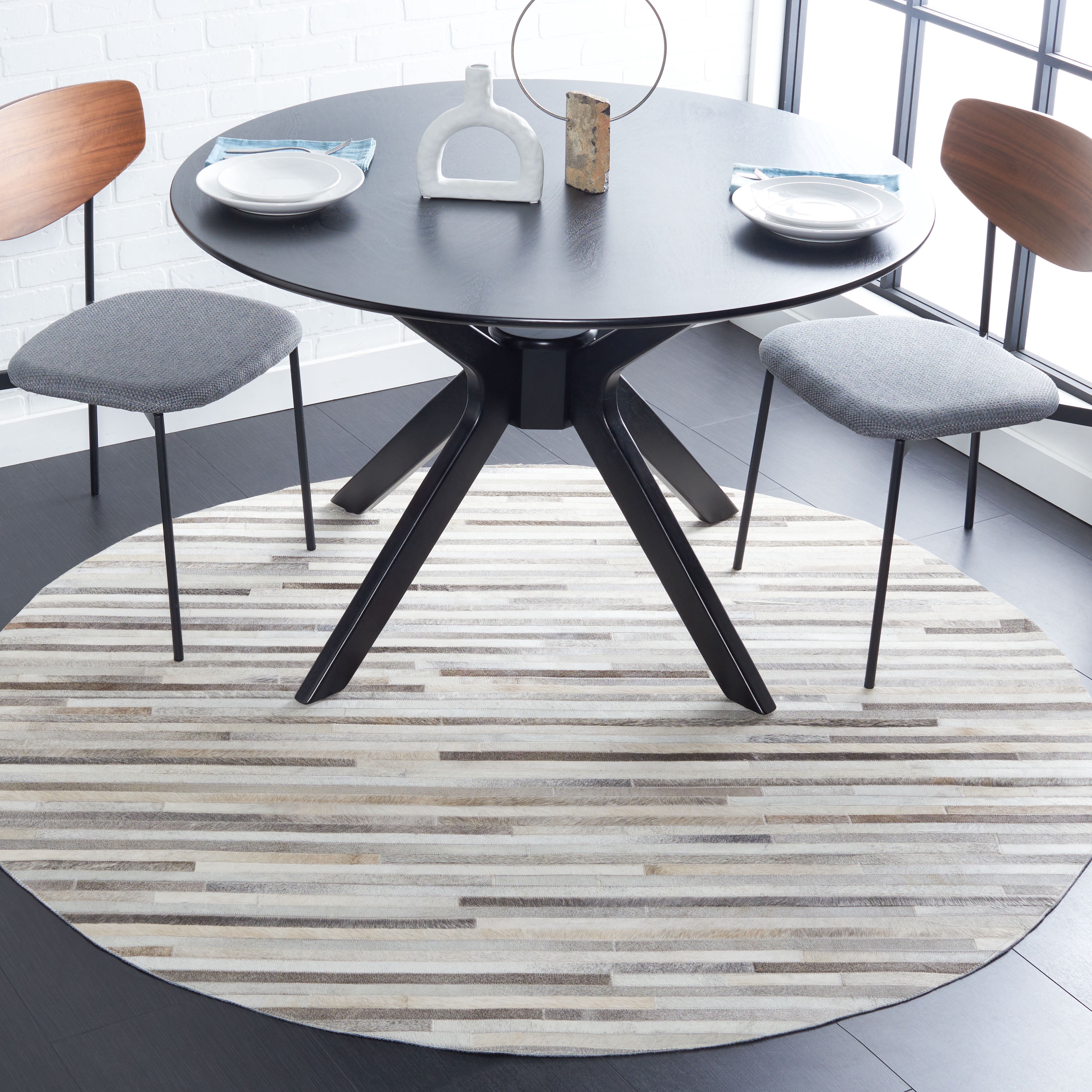 SAFAVIEH Studio Leather Kenyon Striped Area Rug, Ivory/Grey, 6' x 6' Round