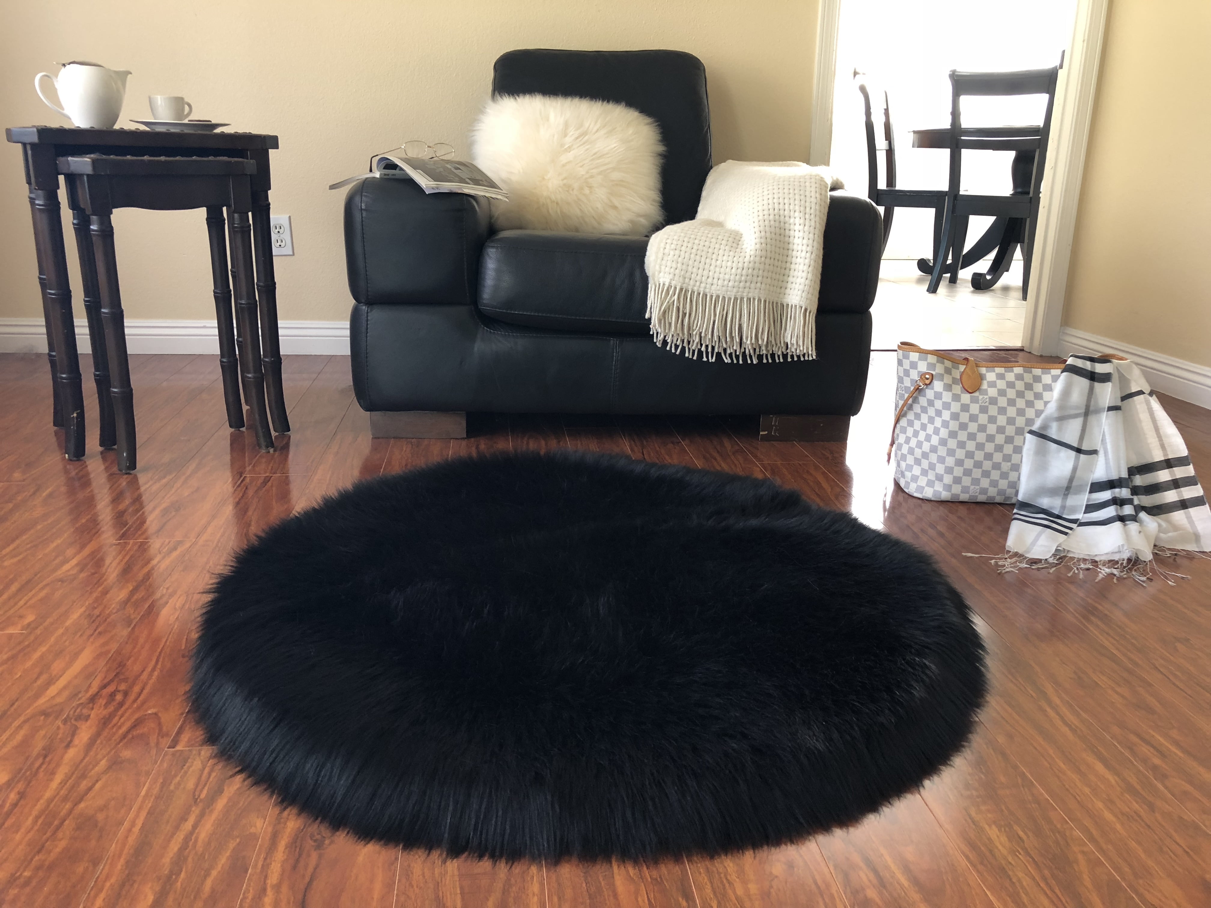 Super Soft Faux Sheepskin Silky Rug Black 18 Round Com Super Soft Faux Sheepskin Silky, Black Round Faux Fur Rug