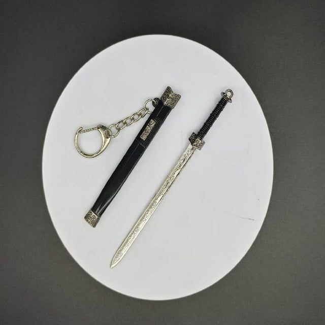 Ancient Famous Sword Metal Weapon Key Chain Pendant - Add a Touch of History to Your Look!