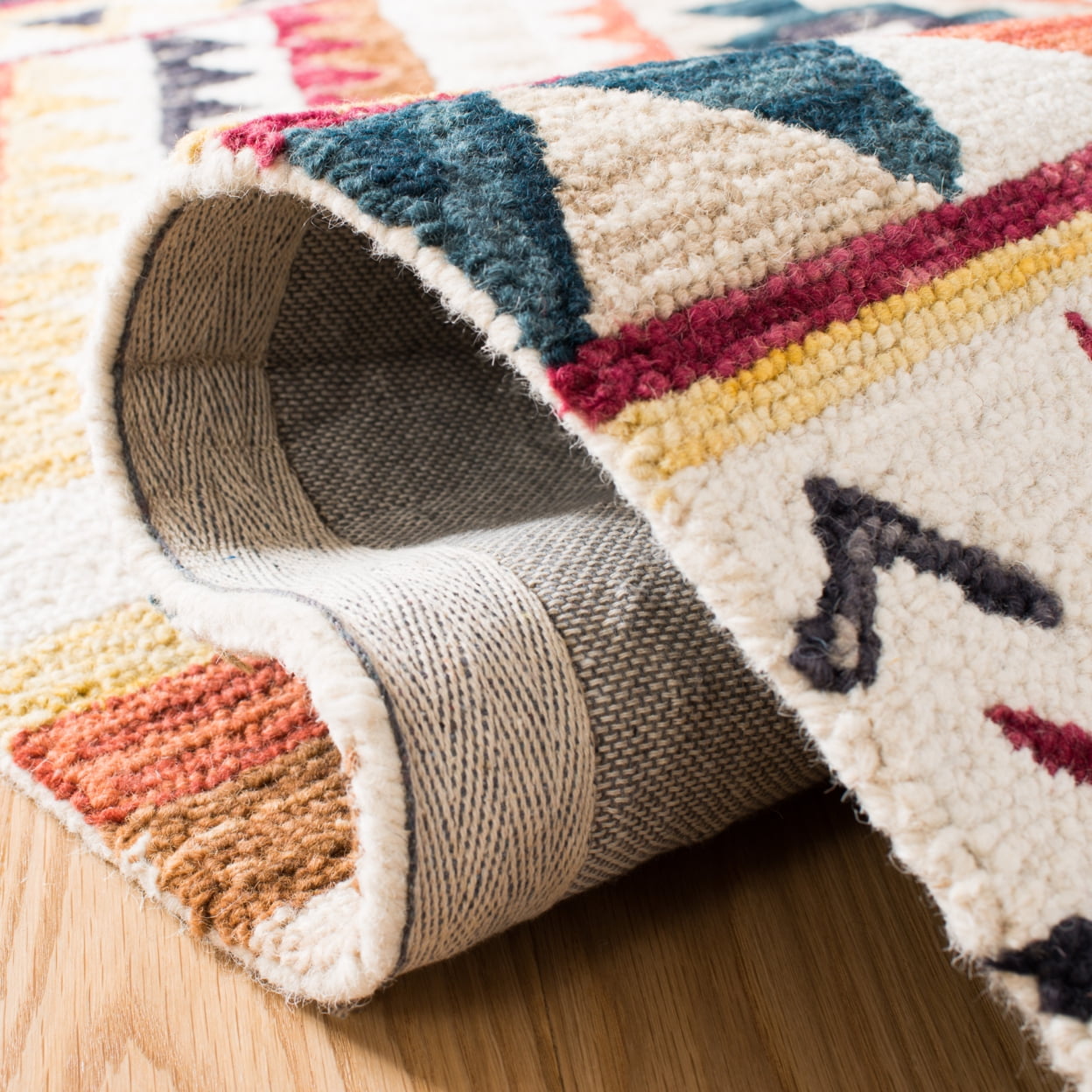 SAFAVIEH Aspen Malvena Geometric Wool Runner Rug, Rust/Ivory, 2'3" x 7'