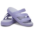 thumbnail image 4 of Sandalias Crocs Getaway Strappy para mujer, color morado místico, talla 8, 4 of 6
