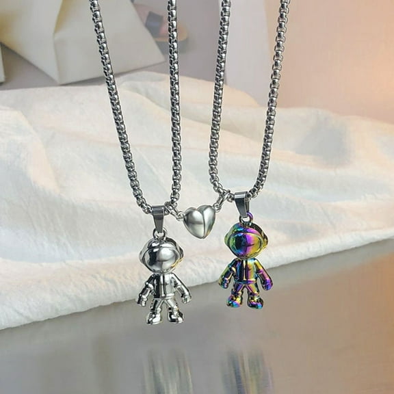 Kripyery 2Pcs Smooth Surface Exquisite Workmanship Couple Necklaces Creative Design Space Astronaut Magnetic Buckle Friendship Necklaces Jewelry Accessory