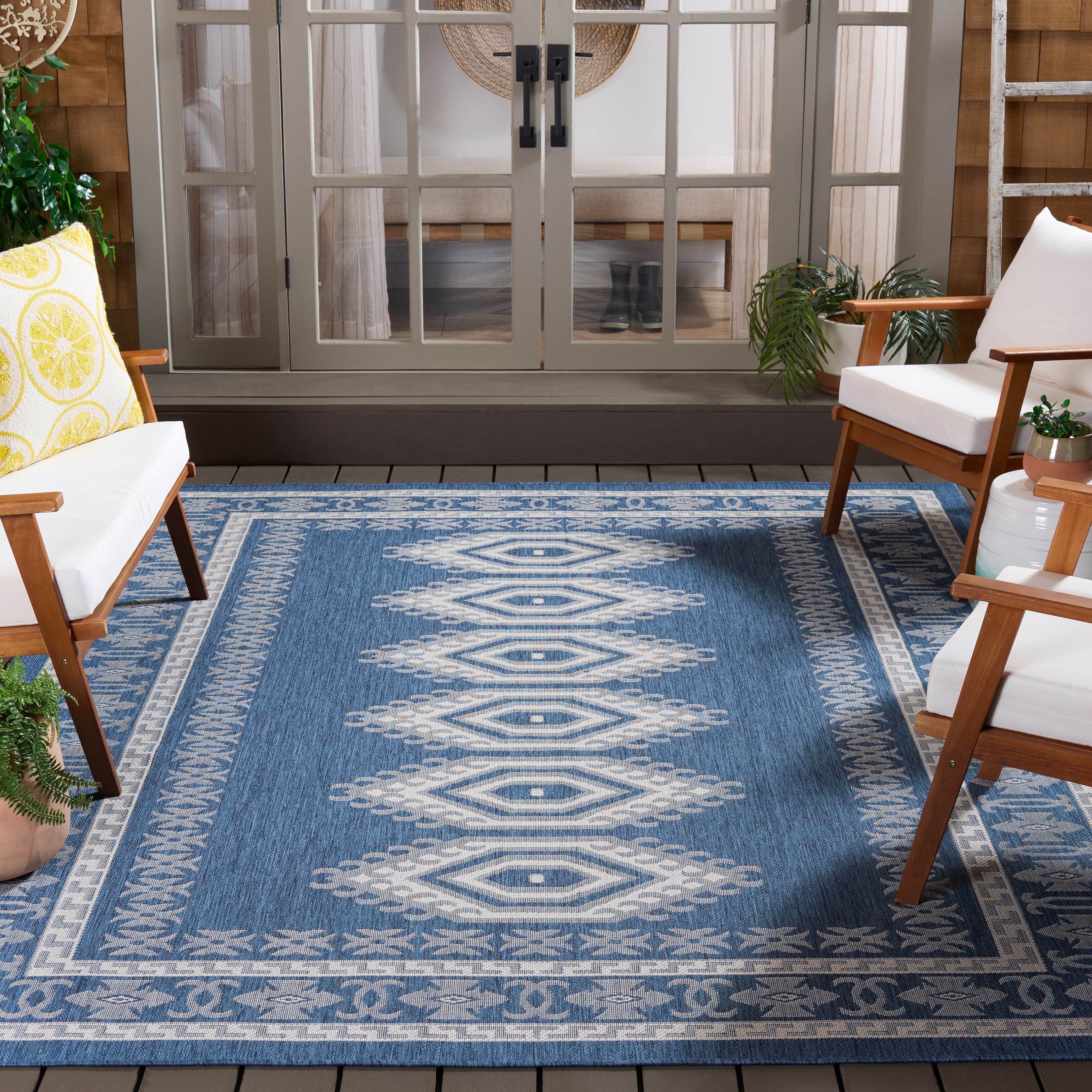 SAFAVIEH Machine Washable Rug Indoor/Outdoor Bermuda Collection - Bermuda Fredrick Geometric Indoor/Outdoor Area Rug, Navy/Ivory, 6'7" x 6'7" Square