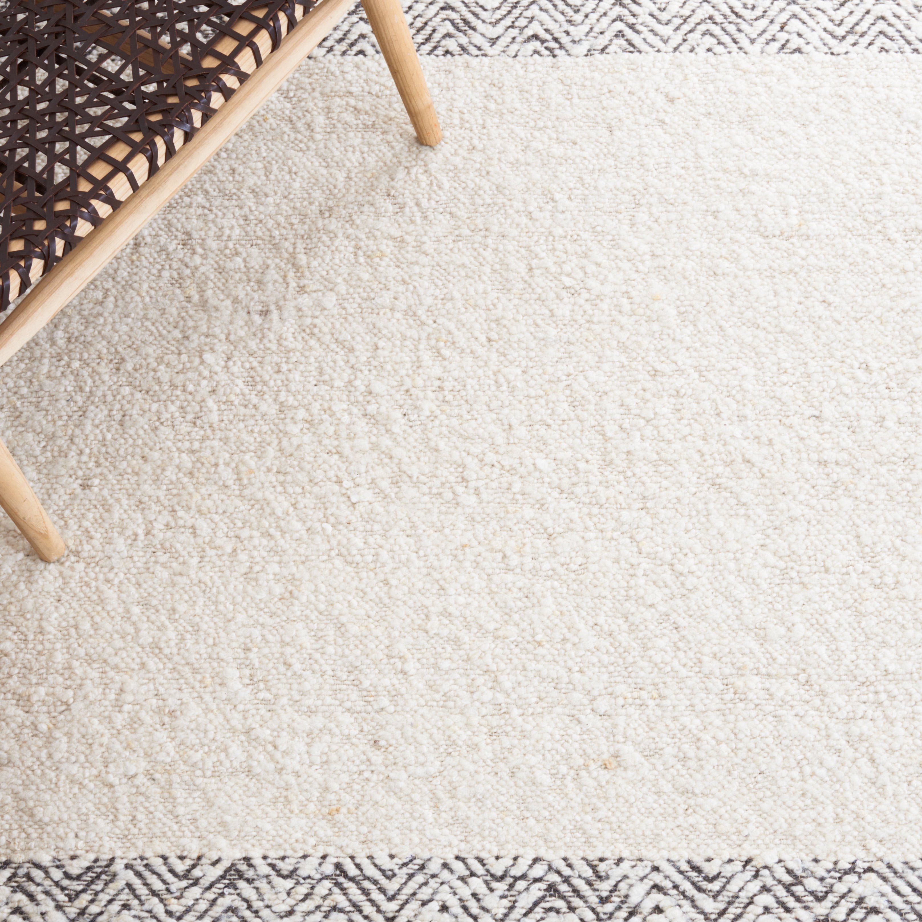 SAFAVIEH Natura Wilton Geometric Striped Runner Rug, Ivory/Black, 2'3" x 9'