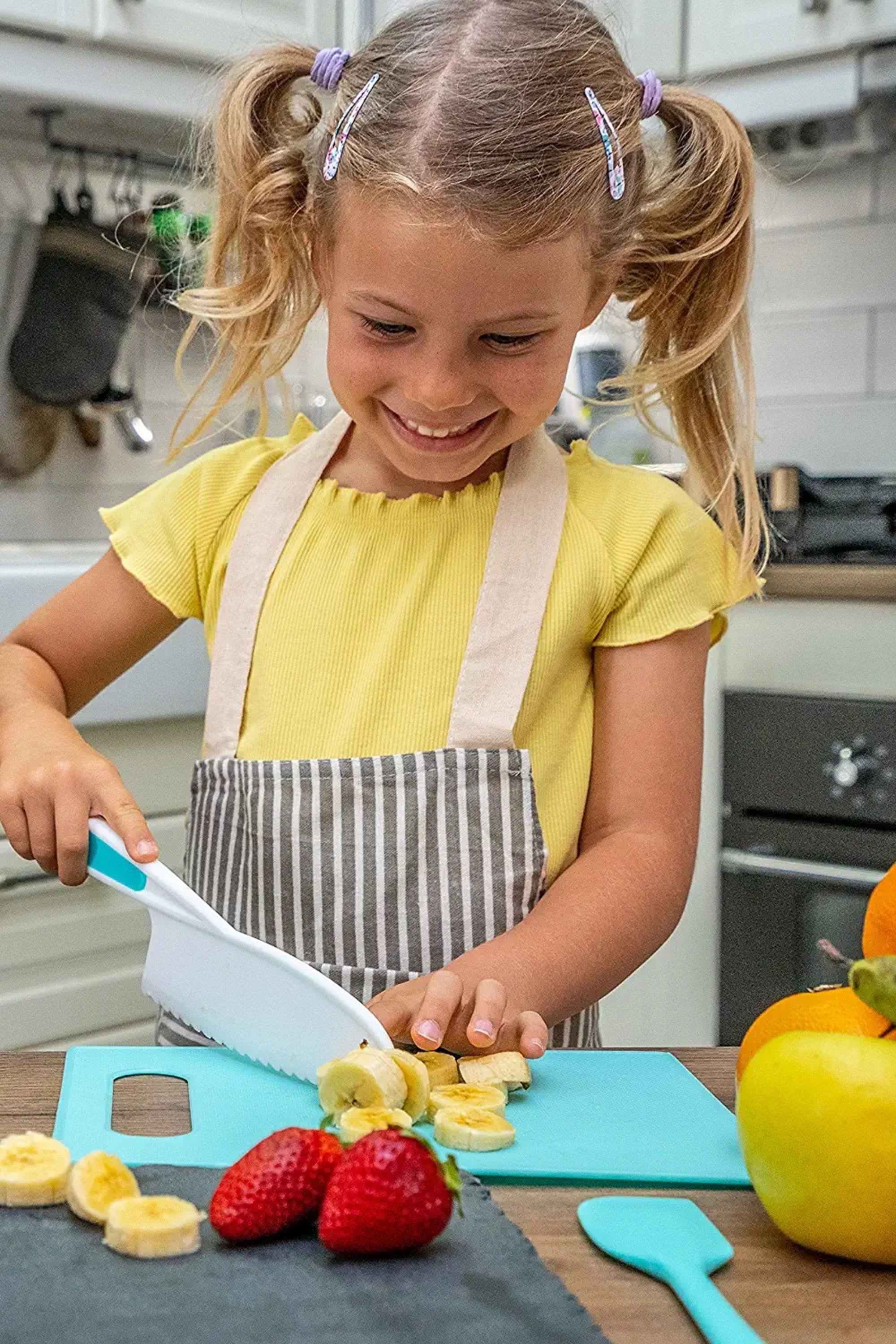 Tovla Jr. Kids Kitchen Knife and Foldable Cutting Board Set (Blue)