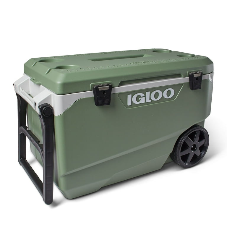 Igloo Latitude 90Qt. Maxcold Latitude Rolling Cooler, Green (31.84 x  17.18 x 18.87) 