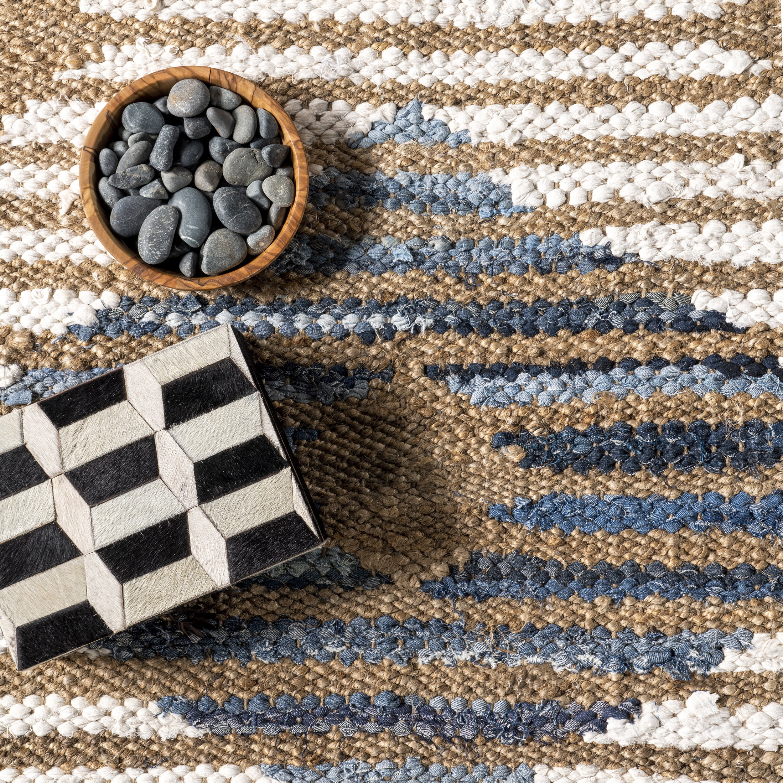 nuLOOM Hand Braided Marla Denim And Jute Diamonds Area Rug, 12' x 15', Off White