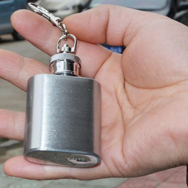 Portable 1oz mini petaca de acero inoxidable frasco de alcohol con llavero