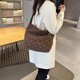 thumbnail image 5 of Bolso Hombro Con Fresas para Mujer Bolso Informal Pana para Mujer (marrón), 5 of 9