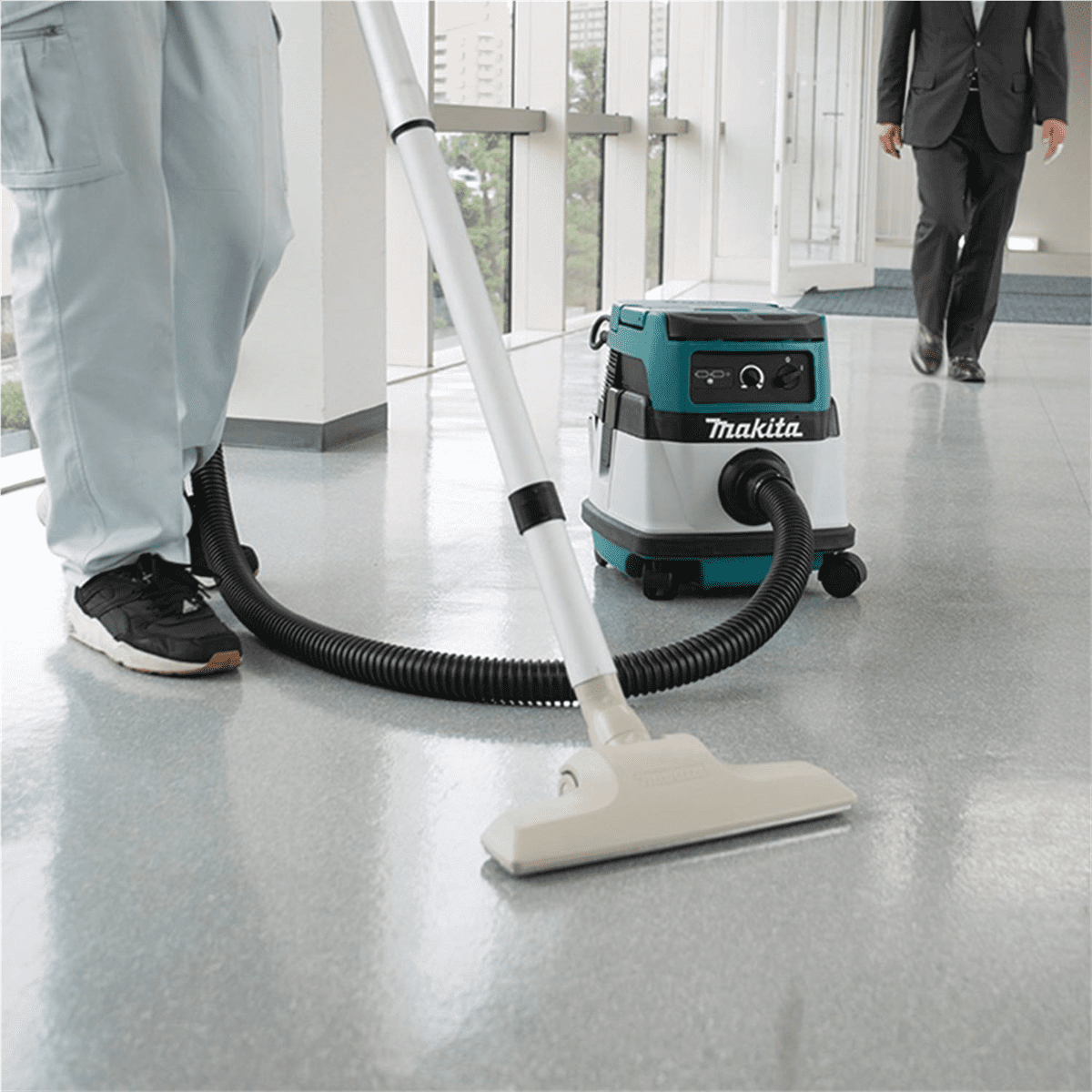 Makita 18V X2 (36V) LXT Lith-Ion Cordless/Corded 2.1 Gallon HEPA Filter Dry Dust Extractor/Vacuum (Tool Only)