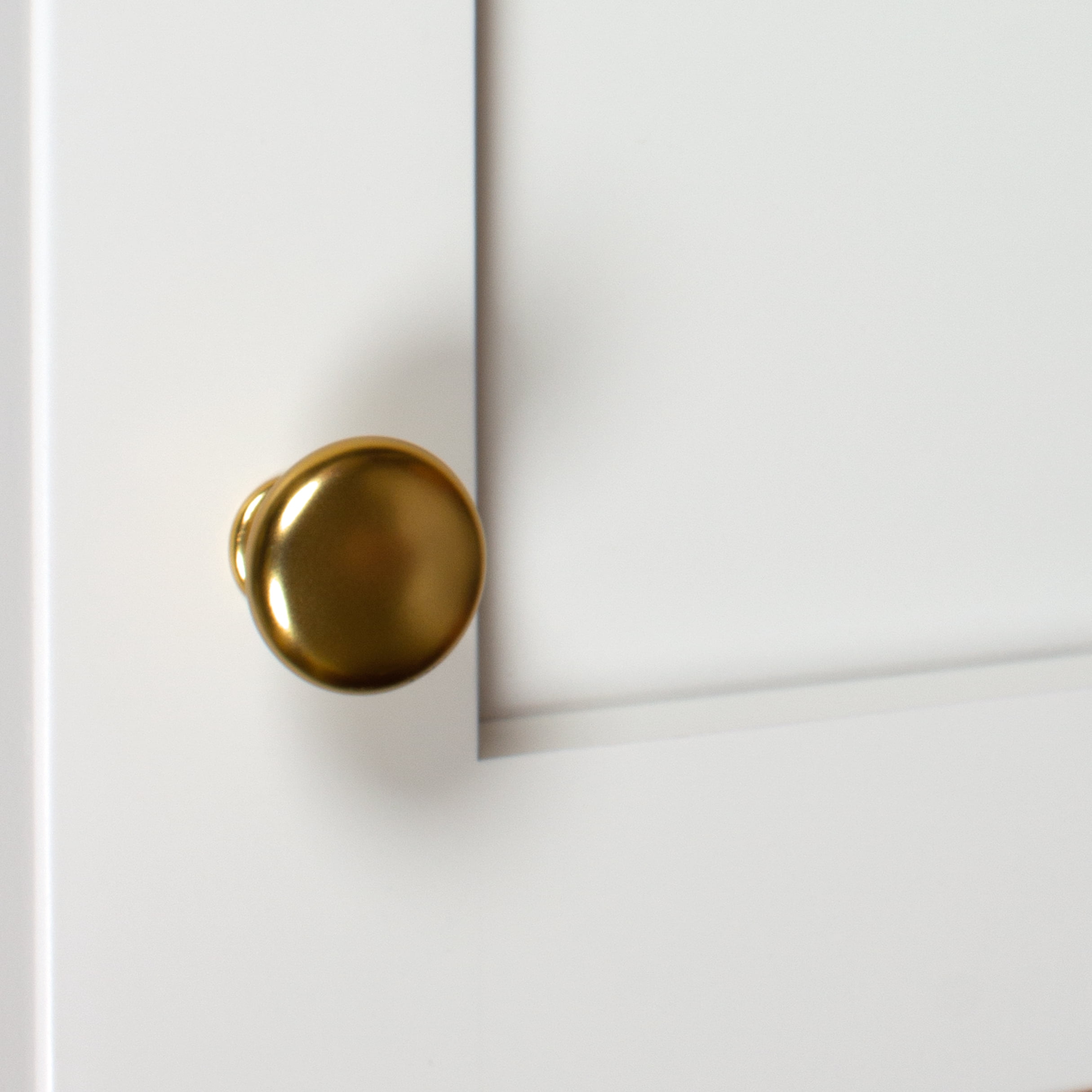 GlideRite 1.125 in. Solid Classic Round Cabinet Knobs, Brass Gold, Pack of 25