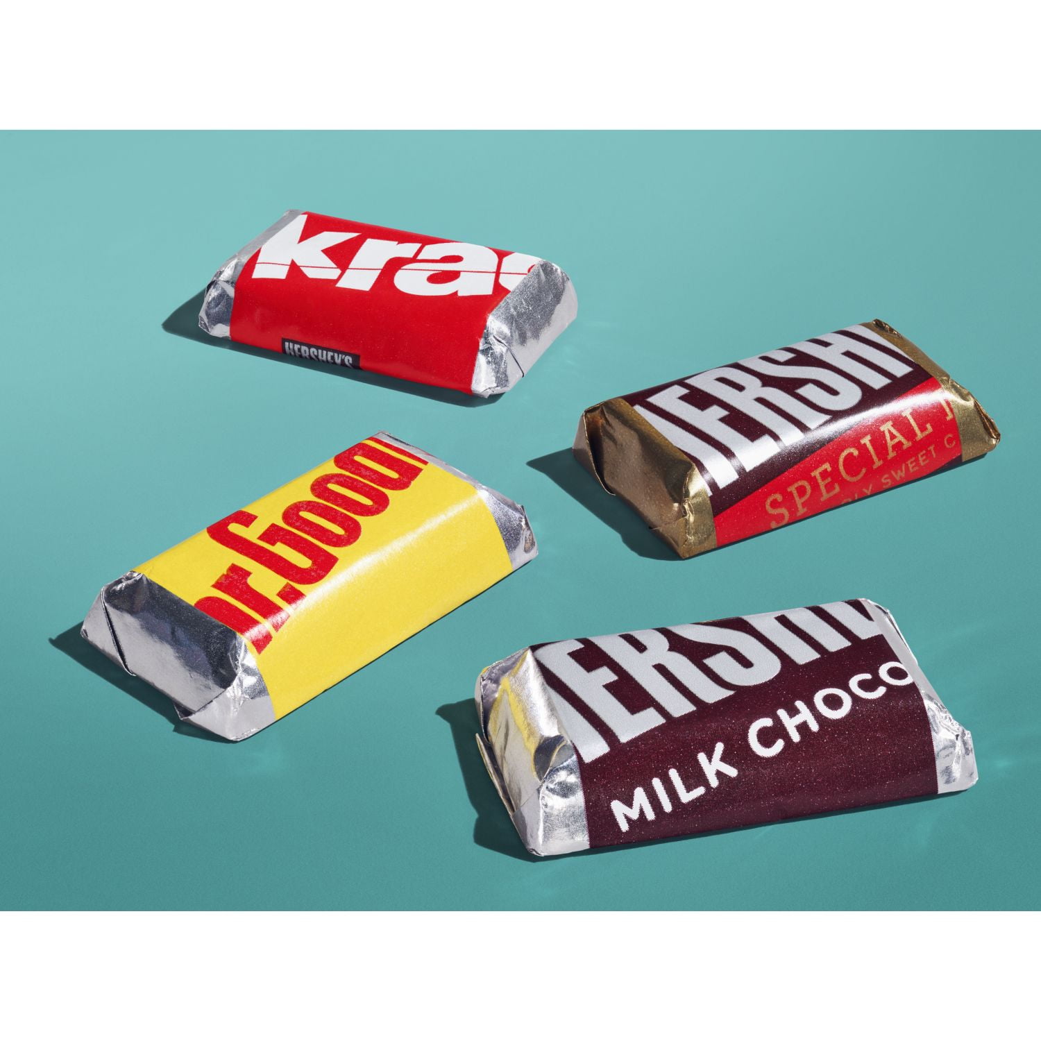 HERSHEY'S, Miniatures Chocolate Assortment Candy, Individually Wrapped, 66.7 oz, Bulk Bag