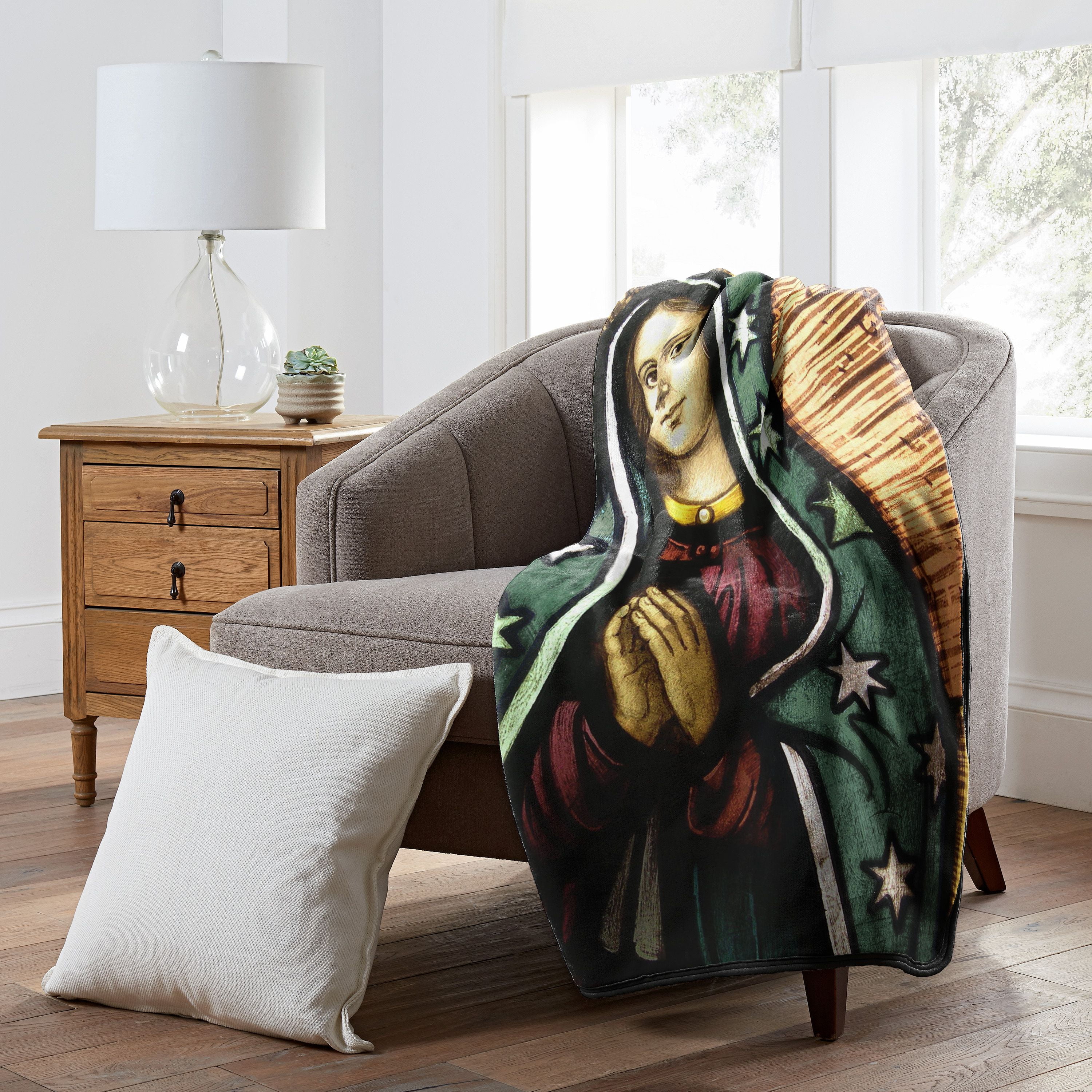 American Heritage Collection Wilderness Throw, 50" x 60", Blessed Mary