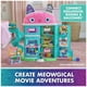 thumbnail image 5 of DreamWorks La Casa de Muñecas de Gabby La Película, Set de Historia Fiesta Paw-Some con DJ Catnip, 2 Figuras de Gato Borrador y Accesorios, Juguetes para Niñas y Niños de 3 Años en Adelante, 5 of 9