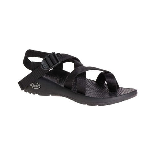 black strappy chacos