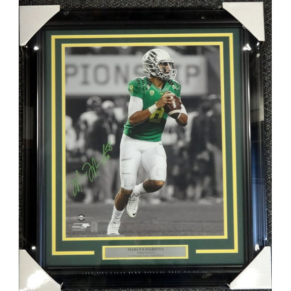 Marcus Mariota Autographed Framed 16x20 Photo Oregon Ducks MM Holo 89814