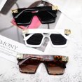 thumbnail image 4 of Gafas de sol vintage de montura grande para chicas sexys, gafas súper geniales para hombres y mujeres, gafas de sol de verano resistentes a los rayos UV, 4 of 6