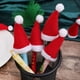 thumbnail image 4 of 1-100 piezas de mini gorros de Papá Noel para botellas de vino, piruletas, tapas de caramelos, soporte para vajilla navideña, tapas para botellas, sombreros, decoración para fiestas navideñas, 4 of 5