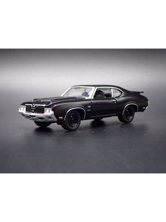 Open Box 1970 70 OLDS OLDSMOBILE 442 BLACK 1:64 SCALE DIORAMA DIECAST MODEL CAR