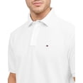 thumbnail image 3 of Polo Tommy Hilfiger Classic Fit para hombre, blanco, 3 veces más grande, 3 of 8