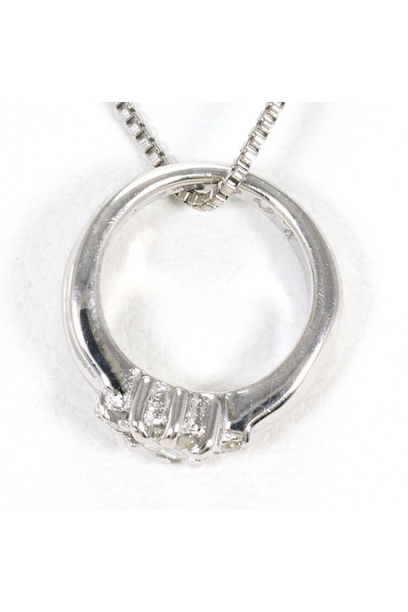 Pre-Owned 18K (18-karat white gold) necklace with 0.07ct diamond, total weight 2.3g, 45cm...